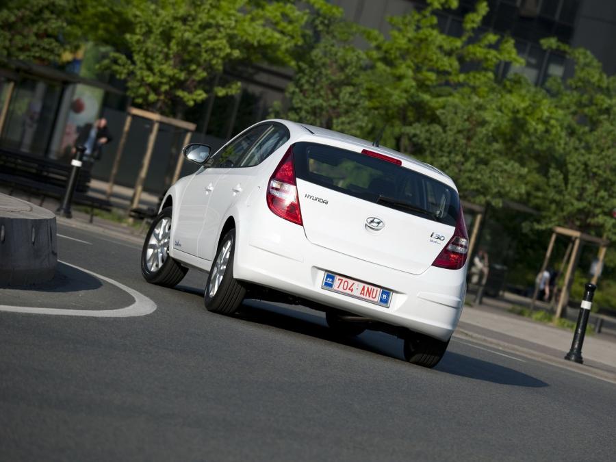  Hyundai i30 Blue Drive 2009 года  (фото 4 из 12)